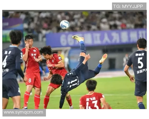 斜眼足球明星是谁揭秘他的成就与经典瞬间图片欣赏 斜眼足球明星是谁揭秘他的成就与经典瞬间图片欣赏