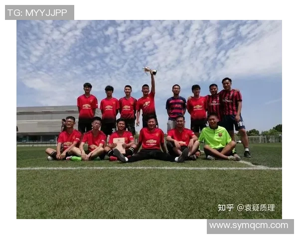 躺冠时代的足球明星们如何在赛场外赢得荣耀与财富